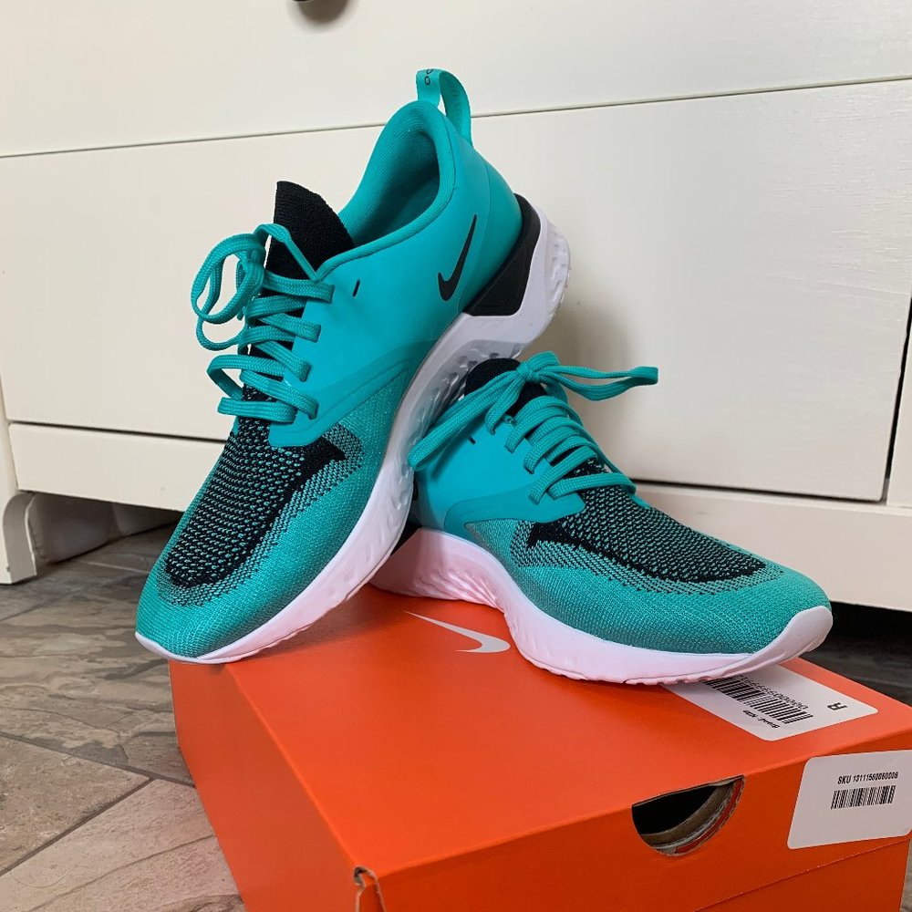 New Nike Odyssey React 2 Flyknit size 9